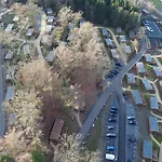 Ecovillage Le Hameau De La Semois 홀리데이파크