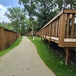 Ecovillage Le Hameau De La Semois 홀리데이파크